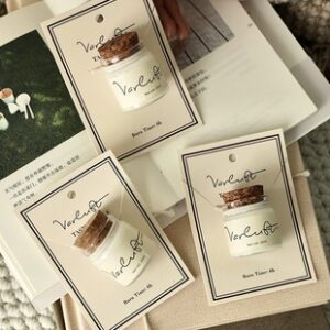 Travel-sized sample scented candles