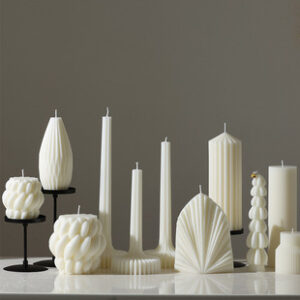 40 Nordic-style scented candles